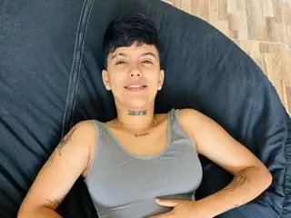 Streamate Live Sex Cam of Nini_Smith