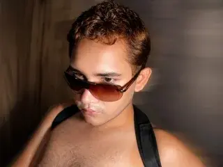 Streamate Live Sex Cam of zackchandler