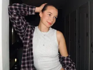 Streamate Best live sex cam show of VeronicaIrresistible