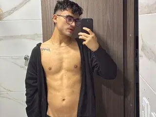 Streamate Free Live Porn of alexxxx_dicker