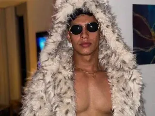 Streamate Nude Webcam of Alan_pitt