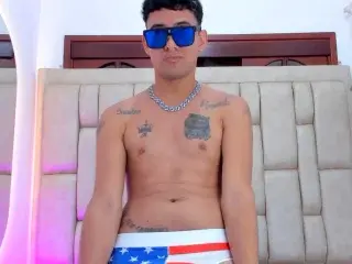 Streamate Nude Webcam of Justinos