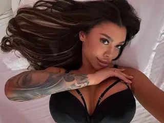 Streamate Live Sex Cam of Naty_Desiree