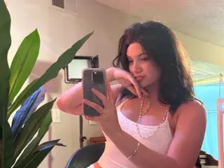Streamate Free Porn Cam of ivyXrosee