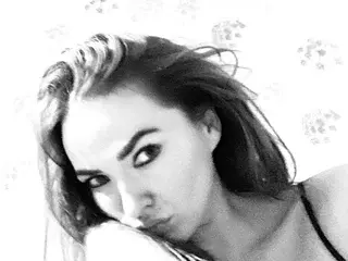 Streamate Adult Webcam of Qtpetite25