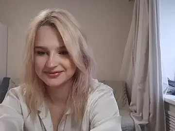 Stripchat Live Sex of BloomMoon