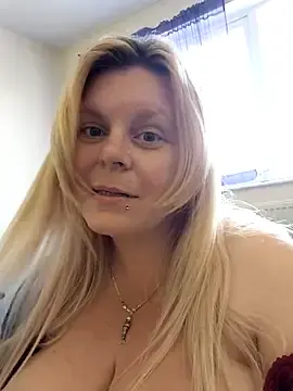 Stripchat Sex Cam of pinkieMilfPUSY