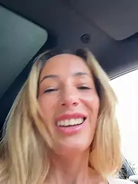 Stripchat Sex Cam of SweetAlegra_