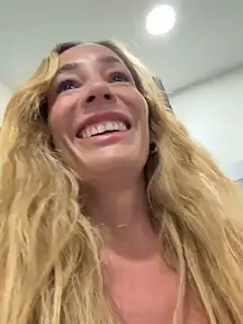 Stripchat Live Porn of SweetAlegra_