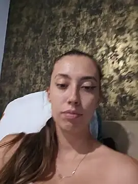 Stripchat Live Sex of VirginPussySquirt