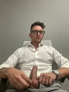 Stripchat Sex Chat of masterboss_
