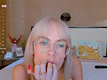 Stripchat Watch Live Sex Cams of bellatip