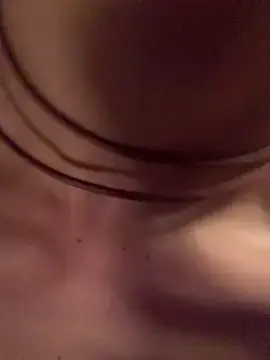 Stripchat Free Porn Cam of RoughDiamond_