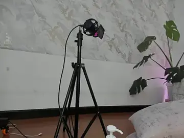 Stripchat Free Porn Cam of missweetpeach