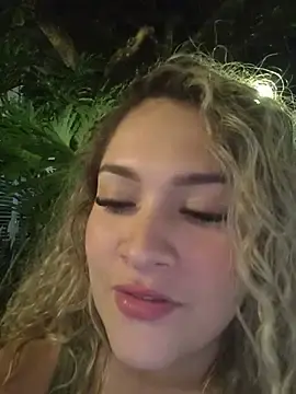 Stripchat Sex Chat of Sara_smiiith211