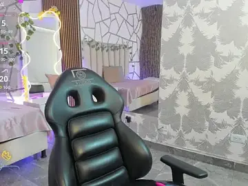 Stripchat Live Sex Cam of Cloee_tay1