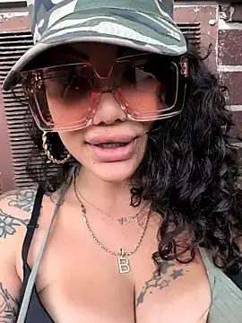 Stripchat Nude Webcam of Av3ryyBe3