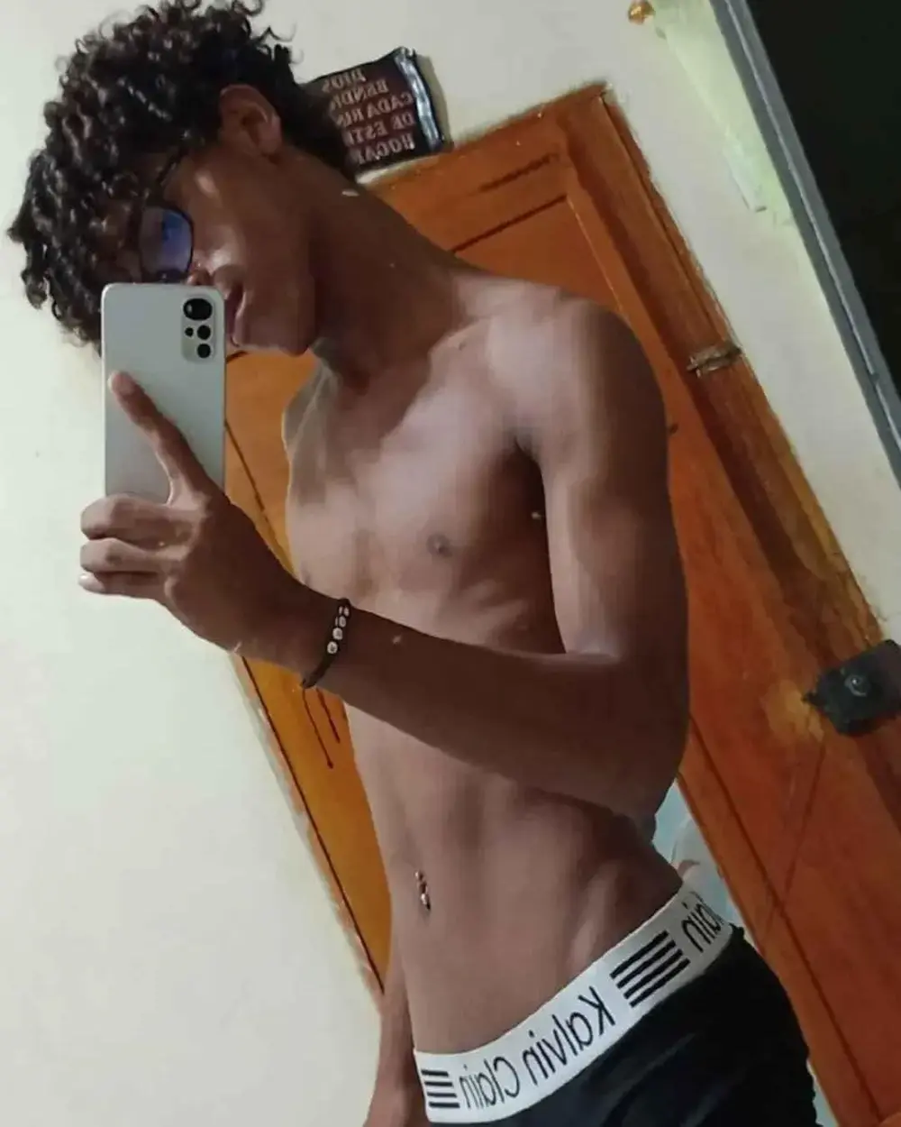 Santy_bigcock_01