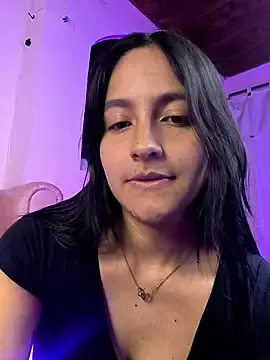 Stripchat Free Porn Cam of SophiCastro09_