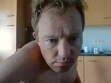 Stripchat Adult Webcam of bertolini