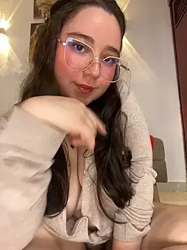 Stripchat Live Sex Cam of LunaGil1