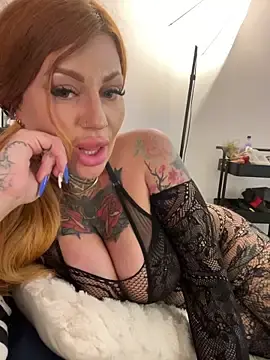 Stripchat Sex Cam of krysstal003