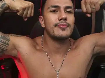 Stripchat Adult Webcams of aaron_bolt