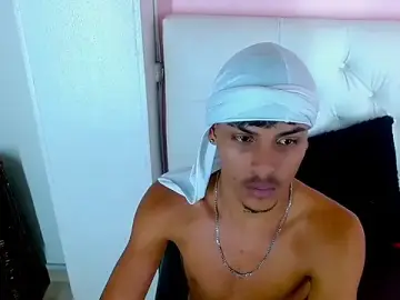 Stripchat Adult Webcam of Angel_foxc13