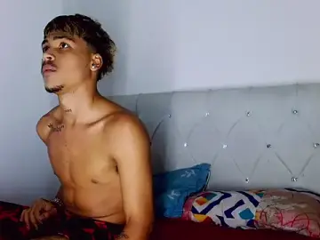 Stripchat Live Sex Cam of Angel_foxc13