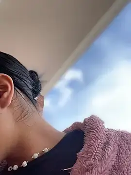 Stripchat Live Sex Cam of Isabella-Teen