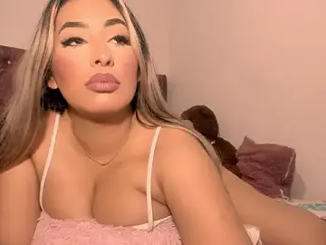 Stripchat Live Sex Cam of sexylatin_