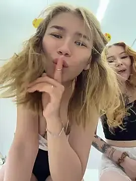 Stripchat Free Porn Cam of FlashTitsRoyal