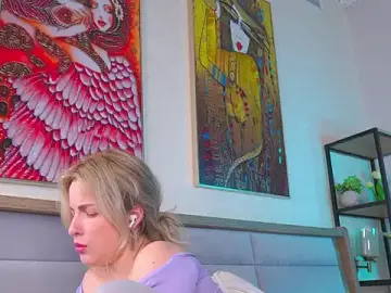 Stripchat Live Sex Cam of LiliBanger
