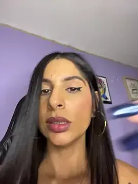 Stripchat Live Sex Cam of charlotte_stevenss_
