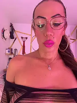 Stripchat Live Sex Cam of YOURSDEBORA