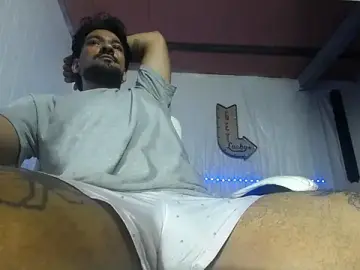 Stripchat Live Sex Cam of Carlo_yates