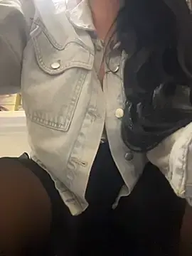 Stripchat Free Live Porn of Tisha_Busty