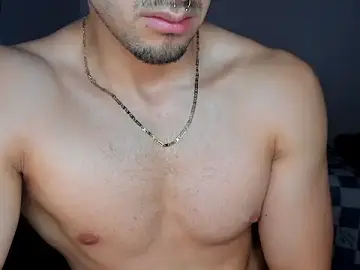 Stripchat Live Sex Cam of Tommy_Bred