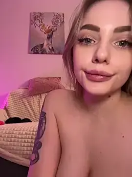 Stripchat Live Sex Cam of HugeBoobsAlice