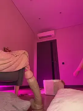 Stripchat Live Sex Cam of HugeBoobsAlice