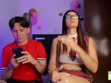 Stripchat Live Sex Cam of Mariana_and_Ronny
