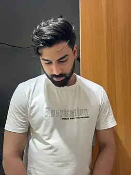 Stripchat Free Porn Cam of Royalboy_03