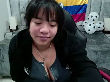 Stripchat Adult Webcams of laureentt_