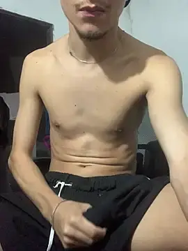 Stripchat Adult Video Chat of gabrielzinnnn085