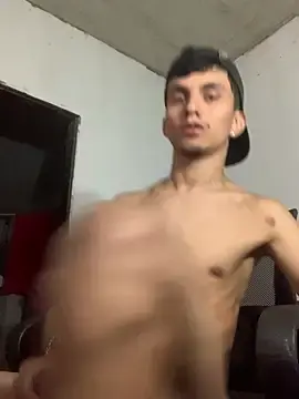Stripchat Nude Webcam of gabrielzinnnn085