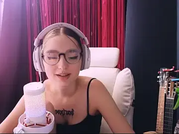 Stripchat Watch Live Sex Cams of Avi_Nile
