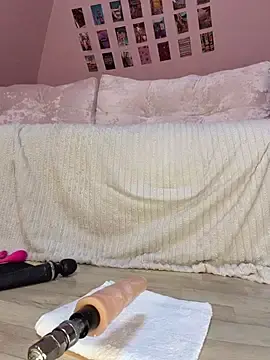 Stripchat Free Porn Cam of Rinamay_