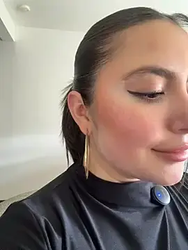 Stripchat Sex Cam of sukhakunis1