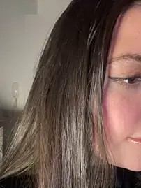 Stripchat Nude Webcam of sukhakunis1