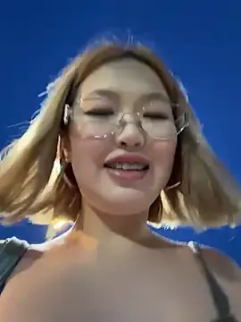 Stripchat Sex Cam of Aiko_Yumi
